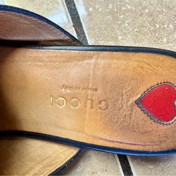 Gucci Black Leather Floral Embroidered Women's Loafers - Picture 4 of 7